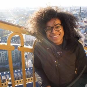 Meet your Posher, Simone